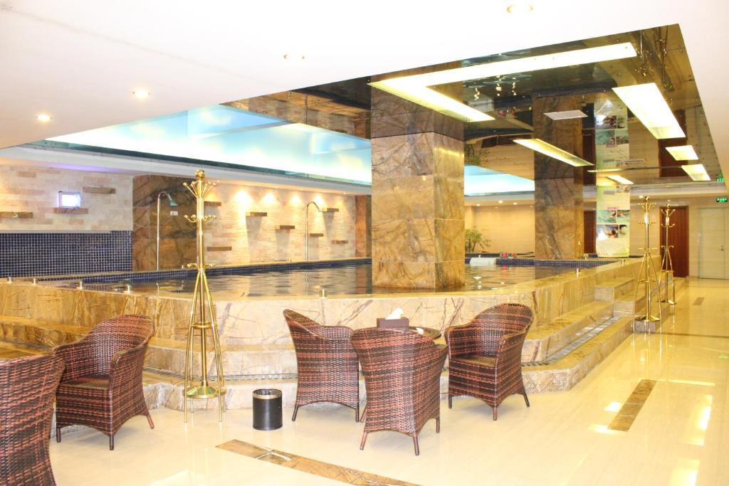 Jun Hao Hotel Đông Hoản Ngoại thất bức ảnh