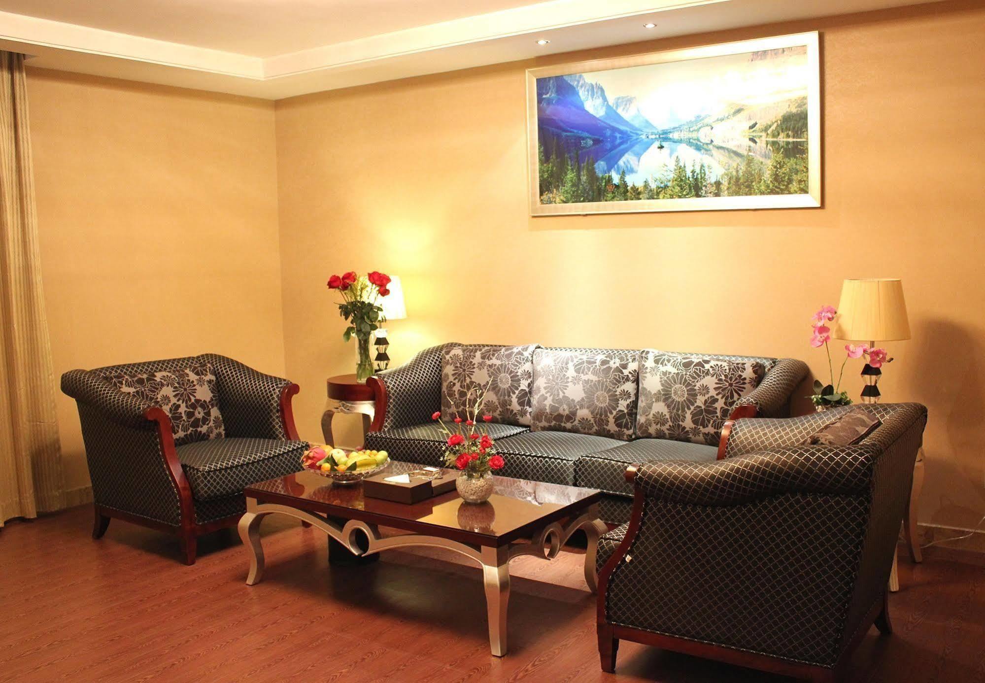 Jun Hao Hotel Đông Hoản Ngoại thất bức ảnh