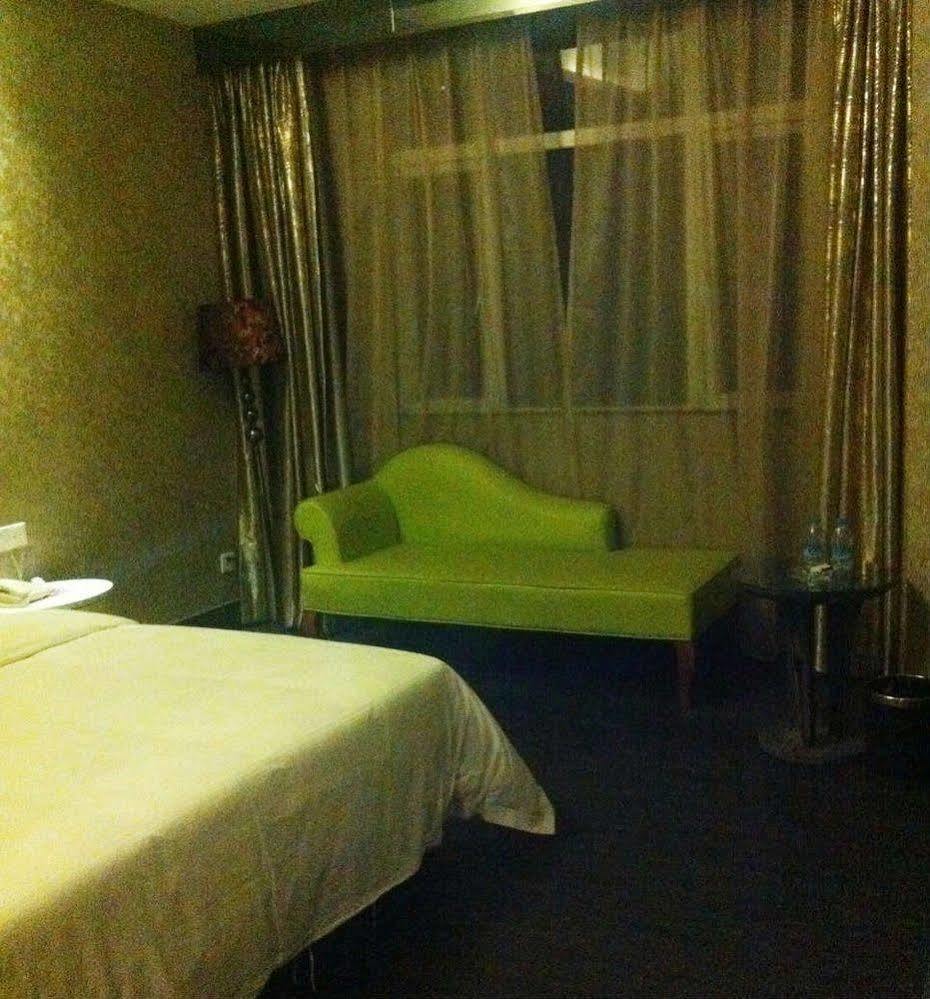 Jun Hao Hotel Đông Hoản Ngoại thất bức ảnh