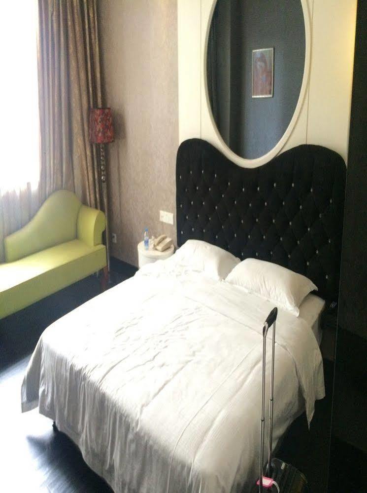 Jun Hao Hotel Đông Hoản Ngoại thất bức ảnh