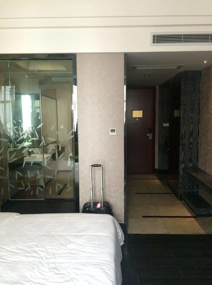 Jun Hao Hotel Đông Hoản Ngoại thất bức ảnh