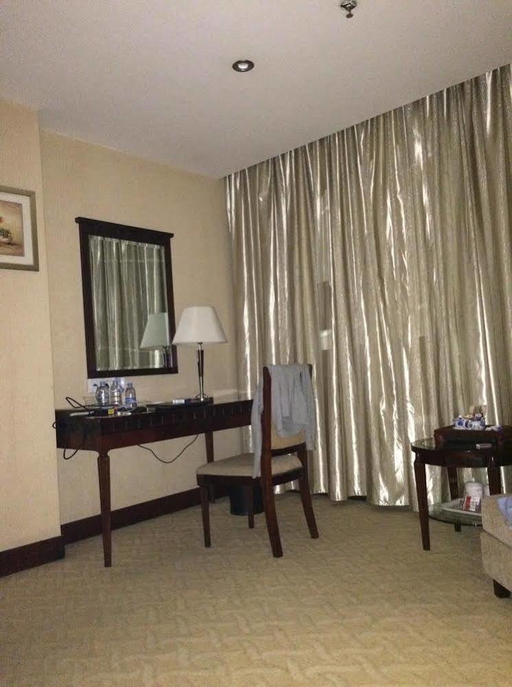 Jun Hao Hotel Đông Hoản Ngoại thất bức ảnh