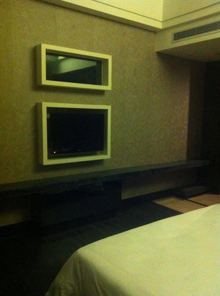 Jun Hao Hotel Đông Hoản Ngoại thất bức ảnh