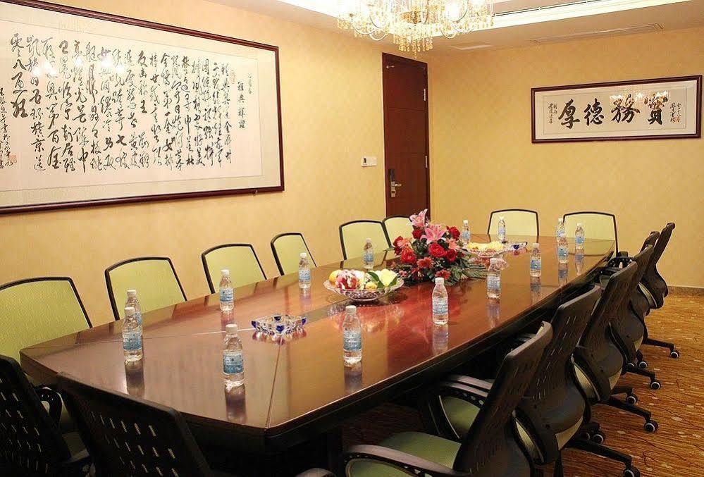 Jun Hao Hotel Đông Hoản Ngoại thất bức ảnh