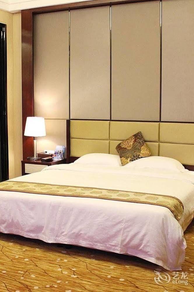 Jun Hao Hotel Đông Hoản Ngoại thất bức ảnh