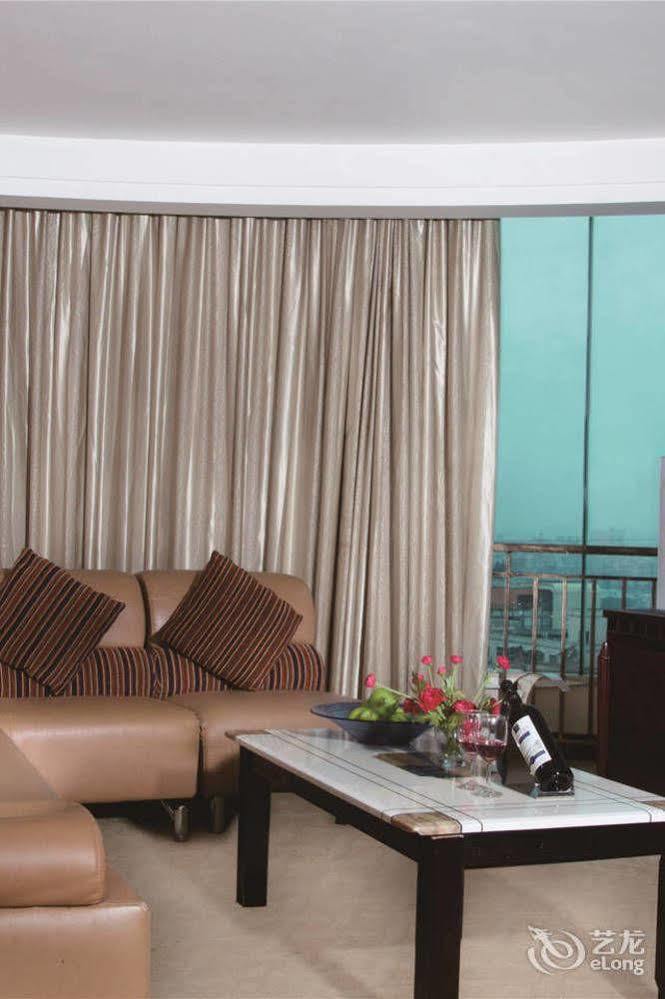 Jun Hao Hotel Đông Hoản Ngoại thất bức ảnh